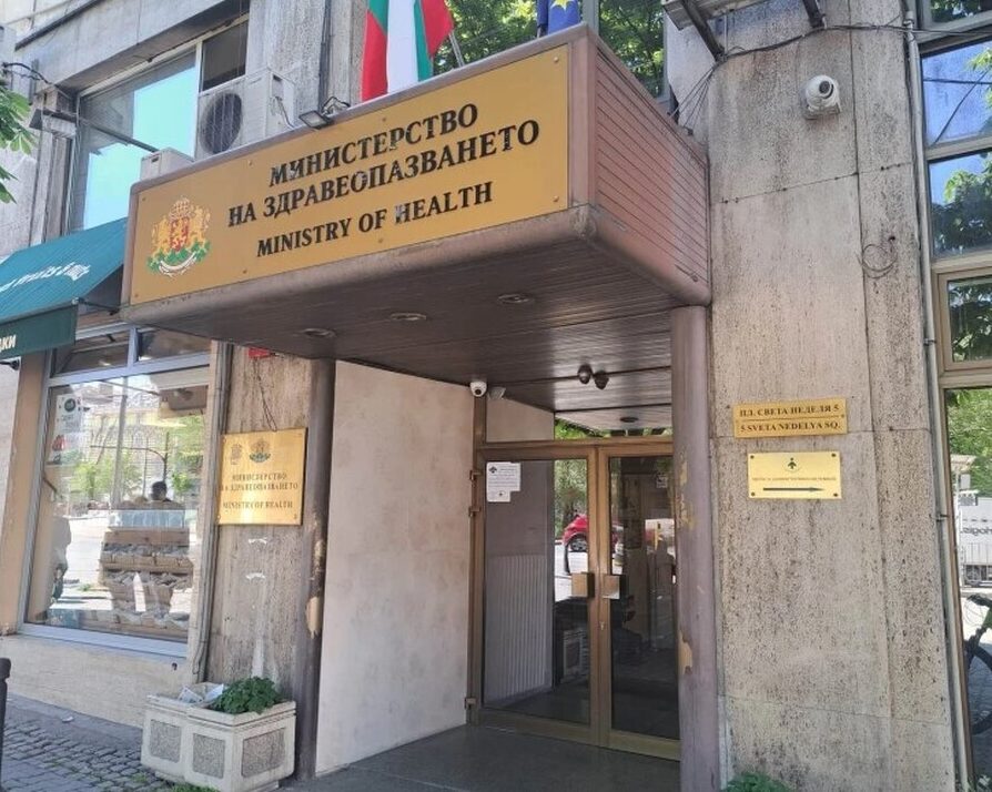 Мобилни кабинети осигуряват прегледи и изследвания в 17 области на страната